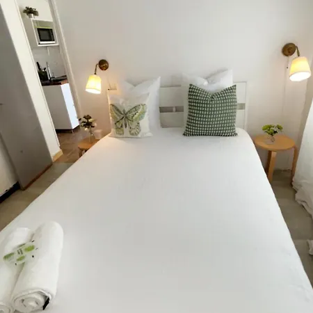 Avec Une Chambre *